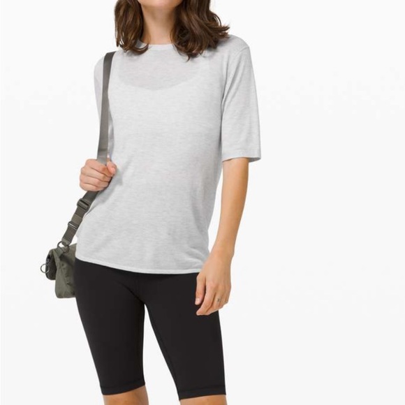 Lululemon Easy Days Short Sleeve NWT - Picture 2 of 8